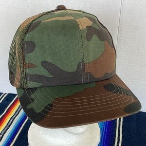 Vintage YoungAn Camo SnapBack Mesh Trucker Hat